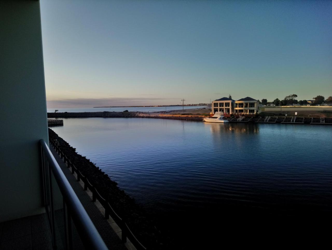 Wallaroo Marina Executive Apartments Exteriör bild